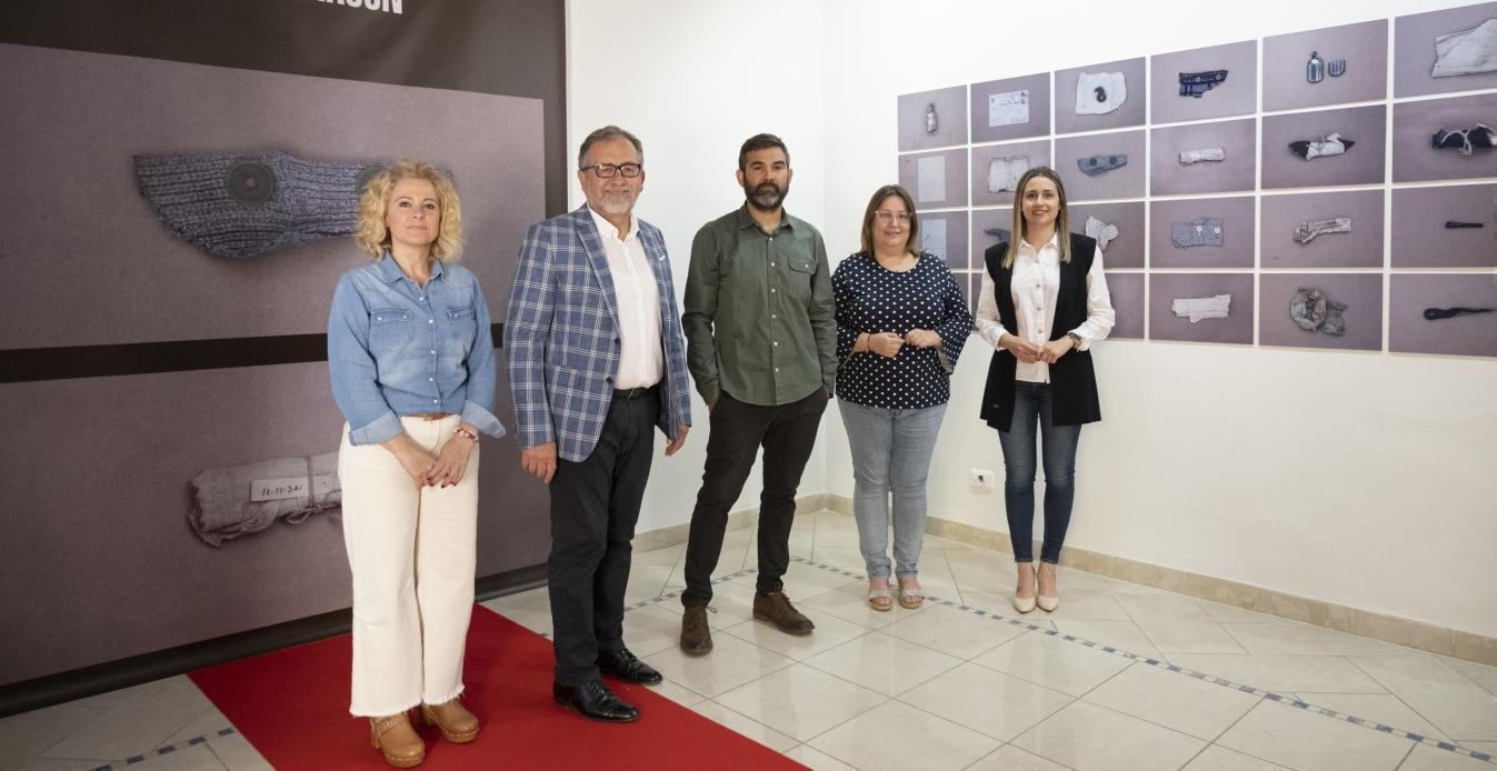 La Diputación de Castelló inaugura “Un acto de amor”, una muestra de fotos de objetos reales de fusilados en el Paredón de España en los años 40 durante la represión franquista