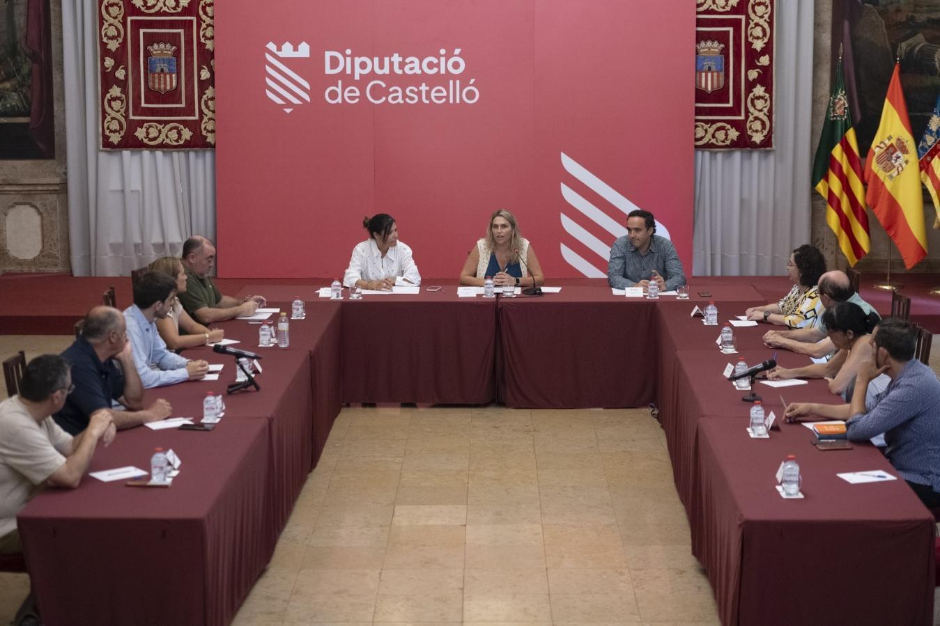 Marta Barrachina compleix el seu compromís de defensar el territori i al·lega contra l'autorització de construcció de la megaplanta fotovoltaica Magda