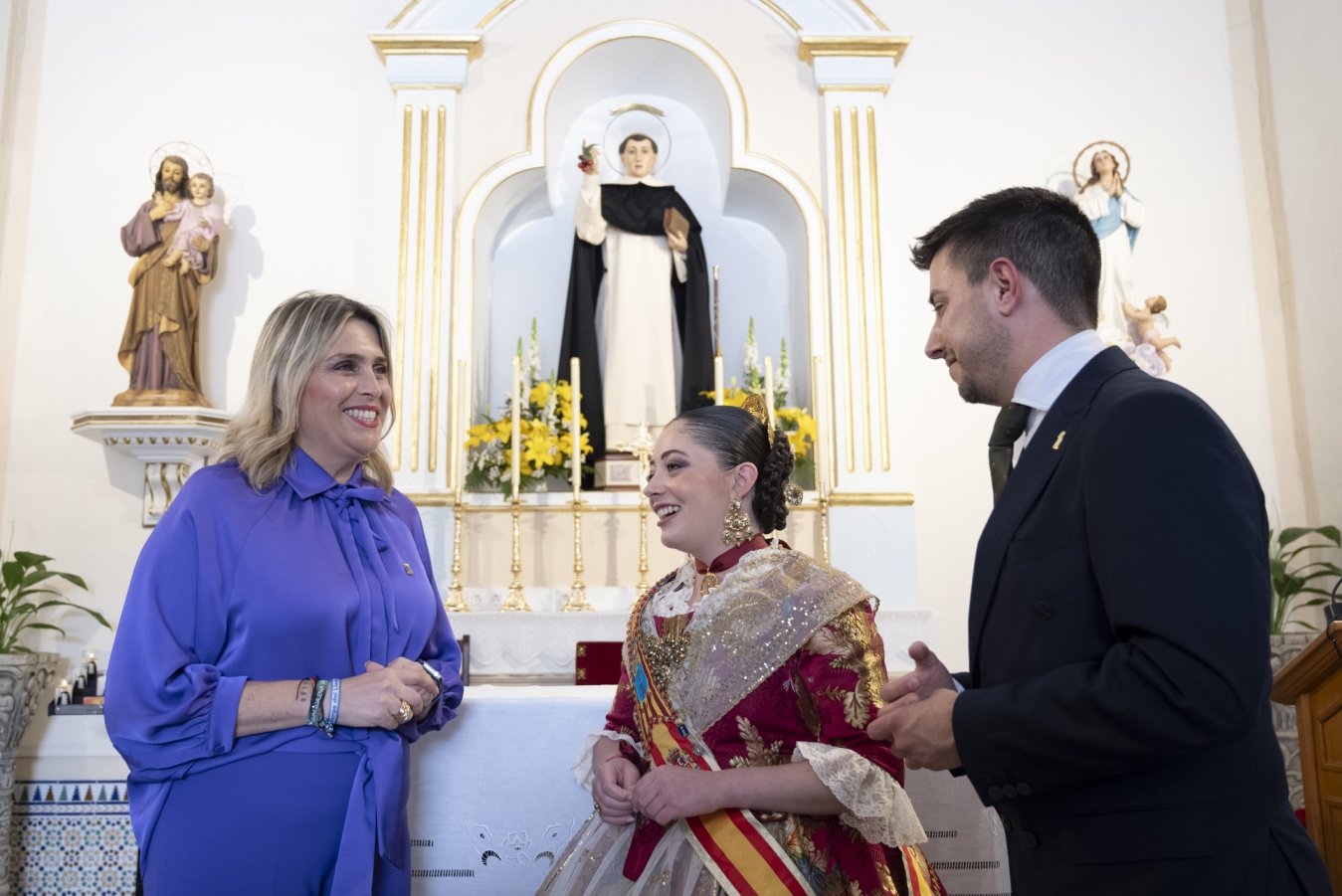 Marta Barrachina mostra el compromís de la Diputació per a restaurar la peanya de Sant Vicent Ferrer de la Vall d'Uixó i recuperar la seua esplendor