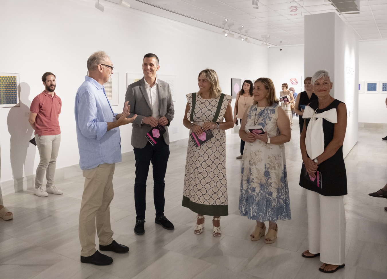 La Diputación de Castellón y el Ayuntamiento de Benicàssim difunden la cultura y el arte contemporáneo en Villa Elisa a través de la exposición ‘Monika Buch. Forma y color’