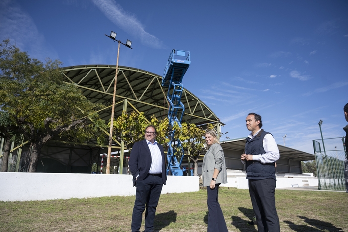 La Diputación de Castellón avanza hacia una provincia más sostenible con 99 instalaciones fotovoltaicas en 61 municipios de la provincia y con una inversión superior a los 2,6 millones de euros
